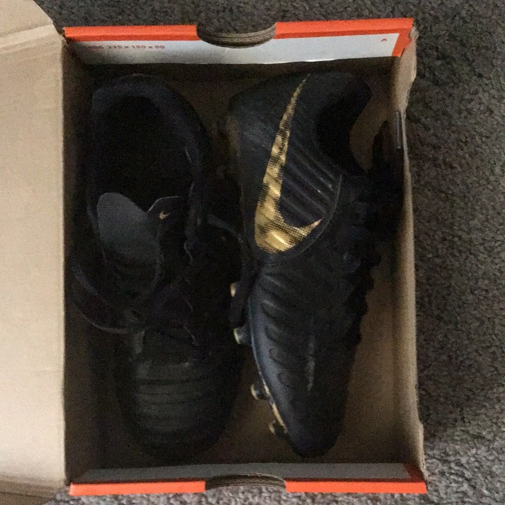 Nike Jr Legend 7 soccer cleats